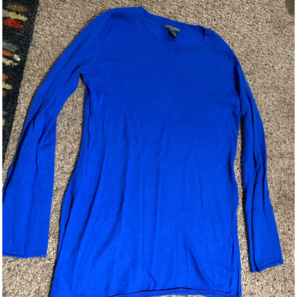 Chelsea and Theodore cashmere long line sweater. Size medium. Royal blue.